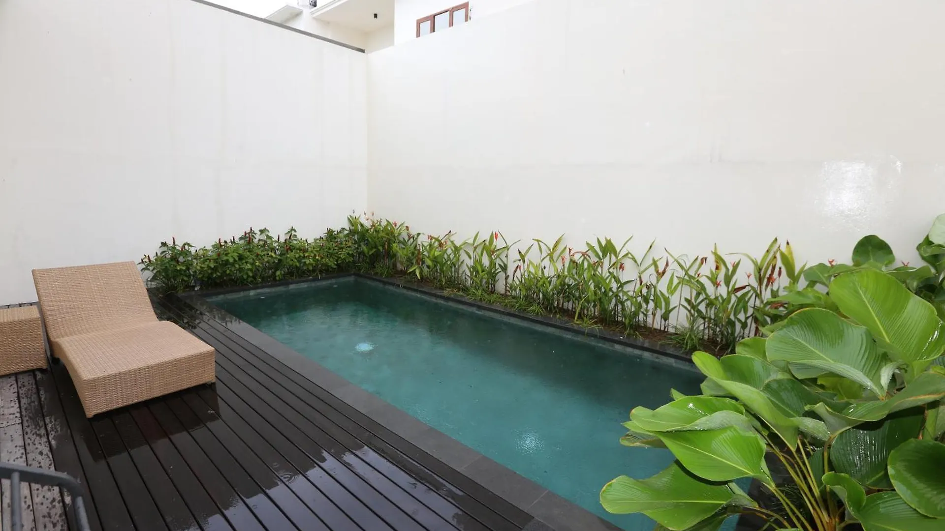 Queen Seminyak Villa By Walidwipa Paradise Hospitality