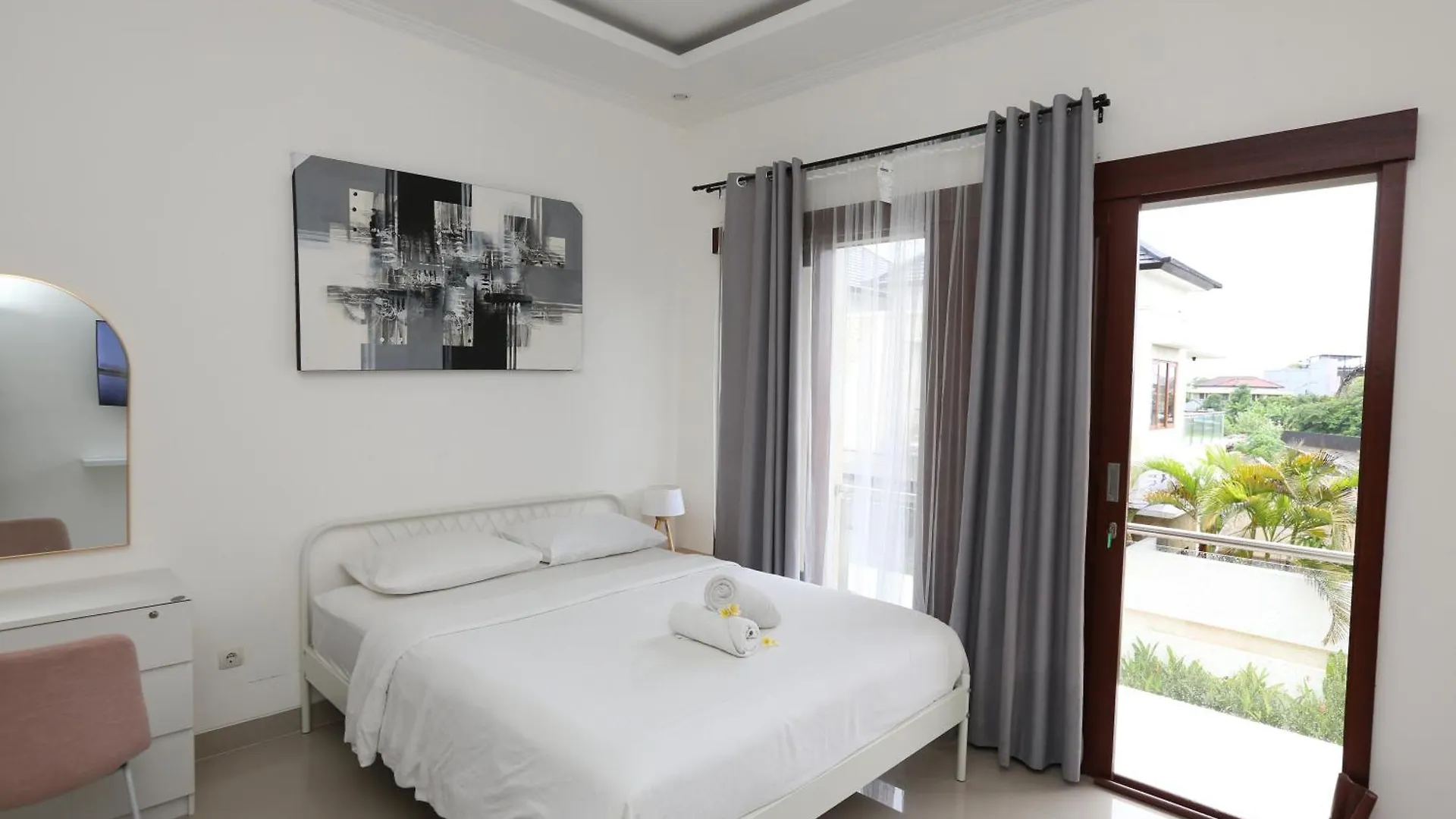 Queen Seminyak Villa By Walidwipa Paradise Hospitality Indonesia