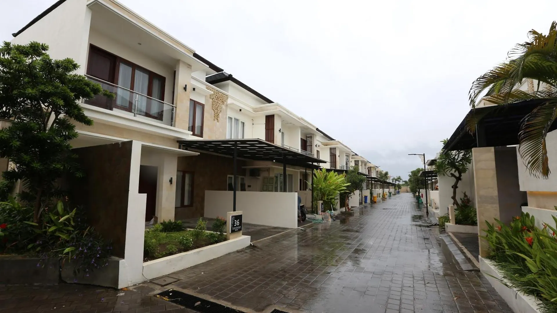Queen Seminyak Villa By Walidwipa Paradise Hospitality